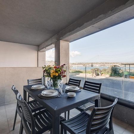 9Ten11 Seafront By Homely Mellieħa Екстериор снимка