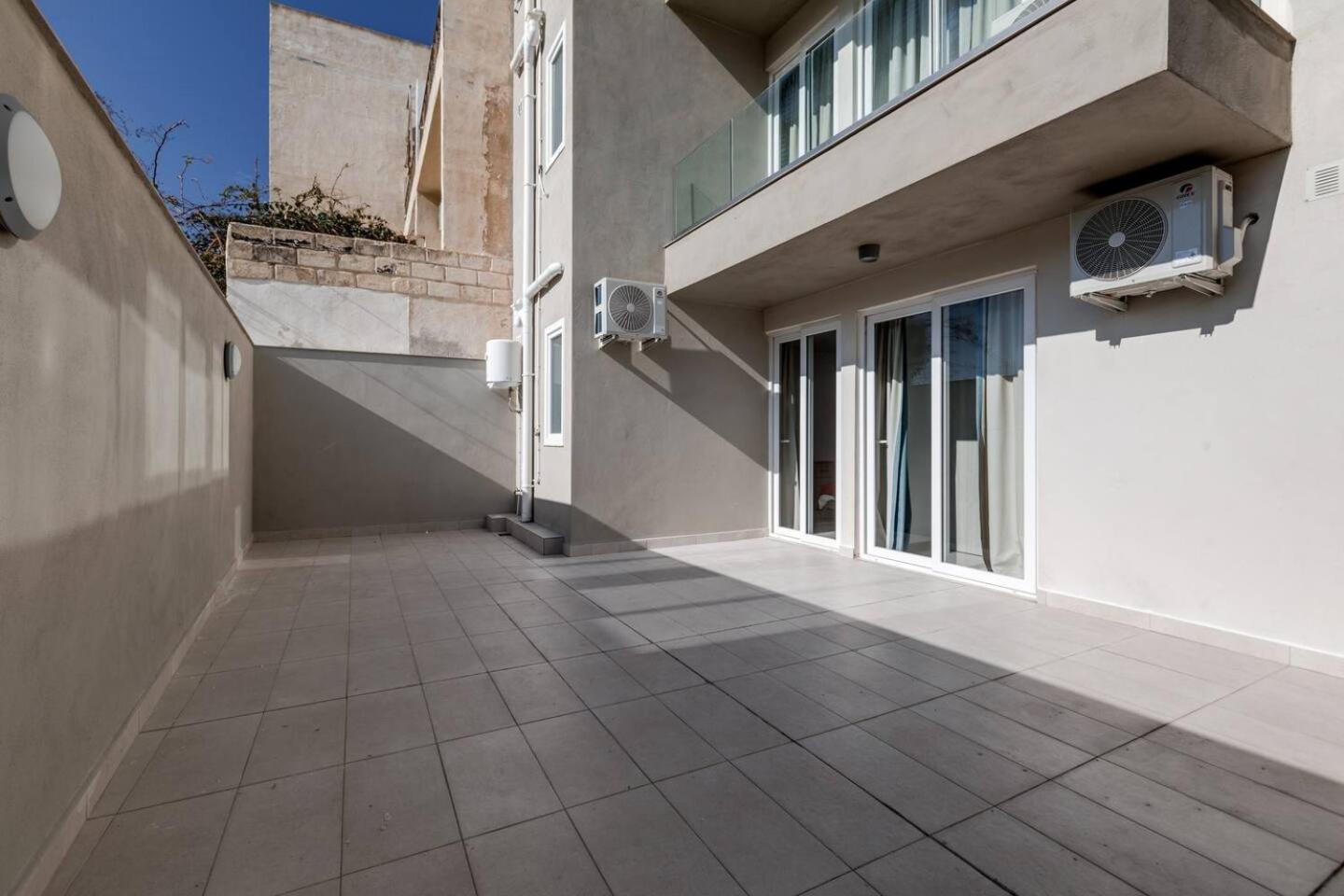 9Ten11 Seafront By Homely Mellieħa Екстериор снимка