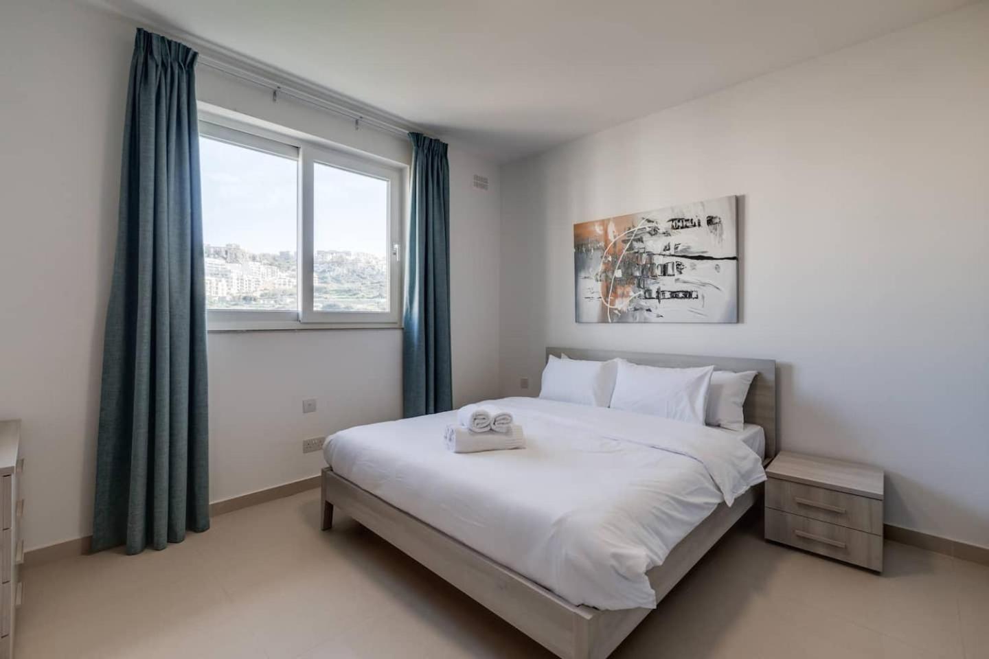 9Ten11 Seafront By Homely Mellieħa Екстериор снимка