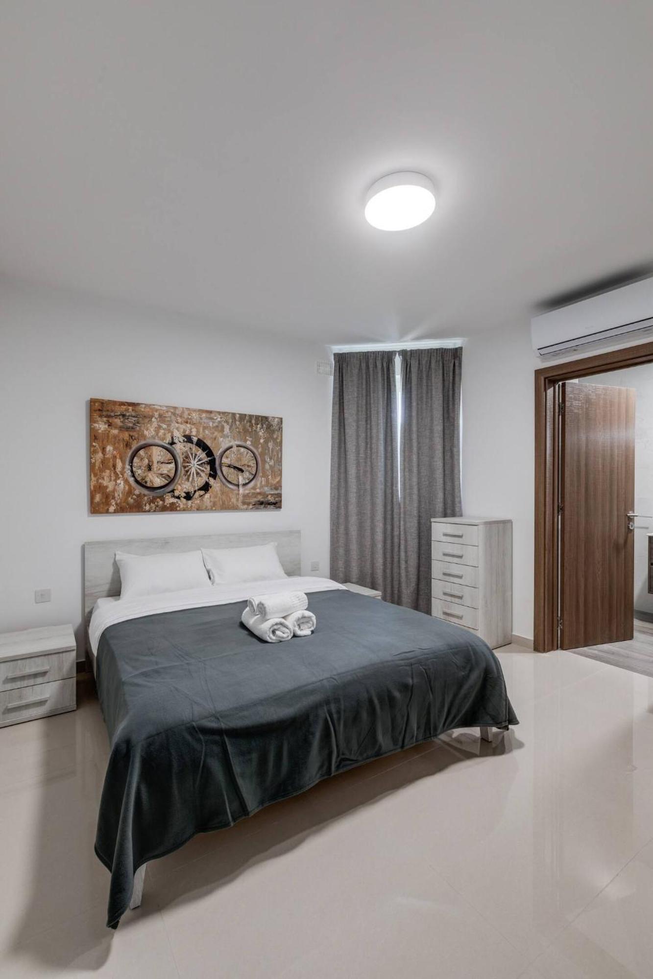 9Ten11 Seafront By Homely Mellieħa Екстериор снимка