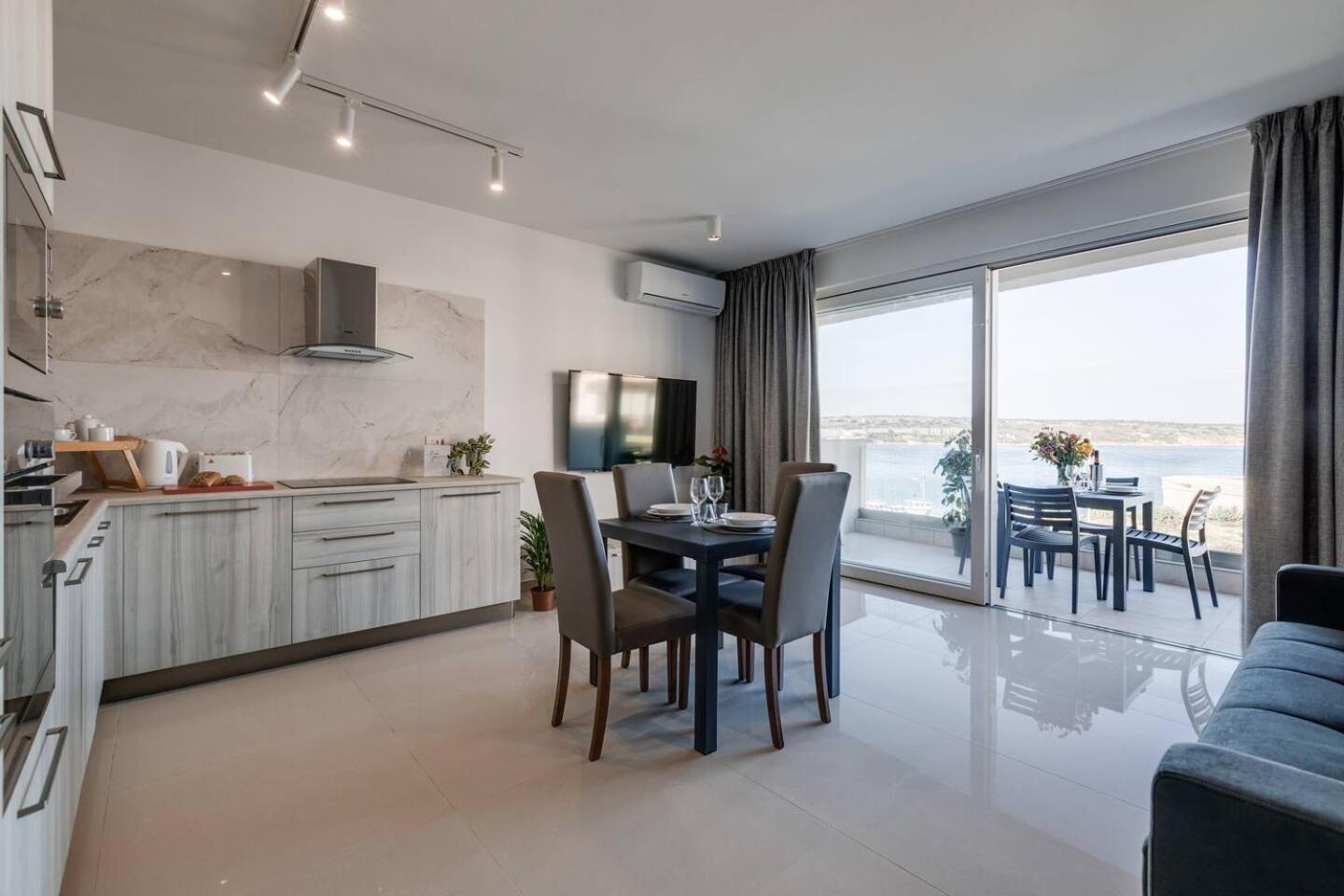 9Ten11 Seafront By Homely Mellieħa Екстериор снимка