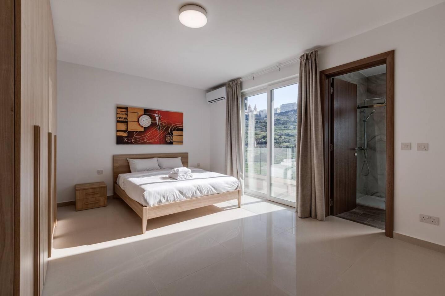 9Ten11 Seafront By Homely Mellieħa Екстериор снимка
