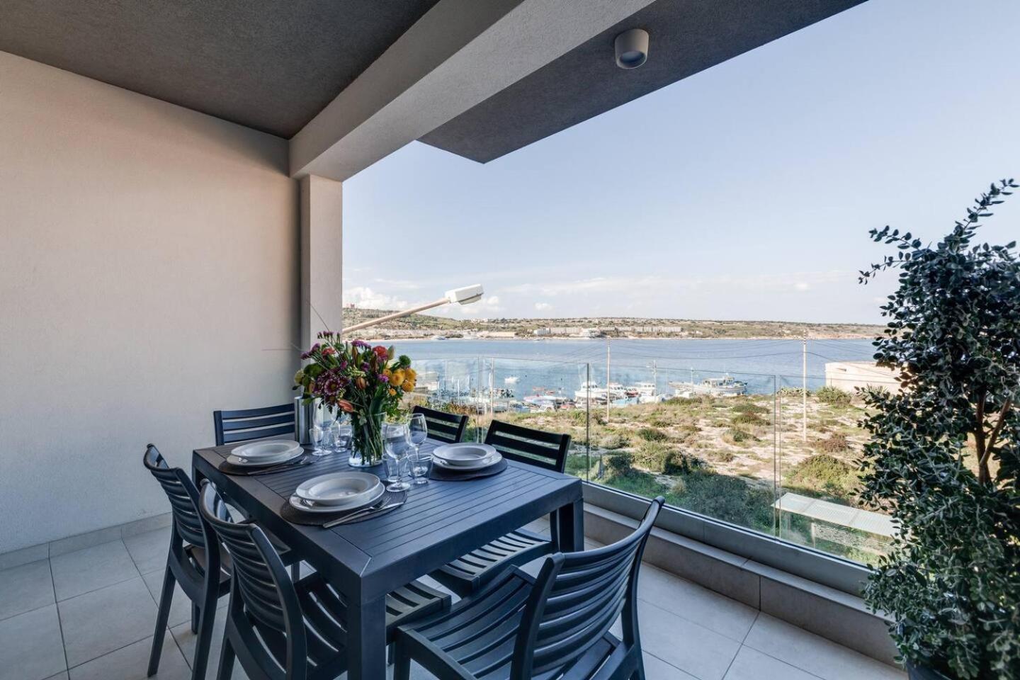 9Ten11 Seafront By Homely Mellieħa Екстериор снимка